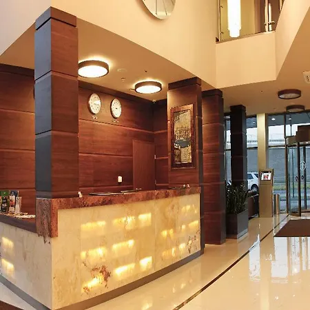 哈斯顿城市酒店 酒店