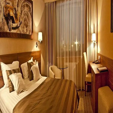 Haston 4*