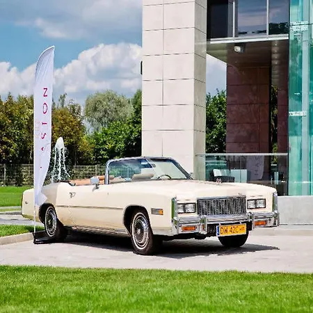 哈斯顿城市酒店 4*