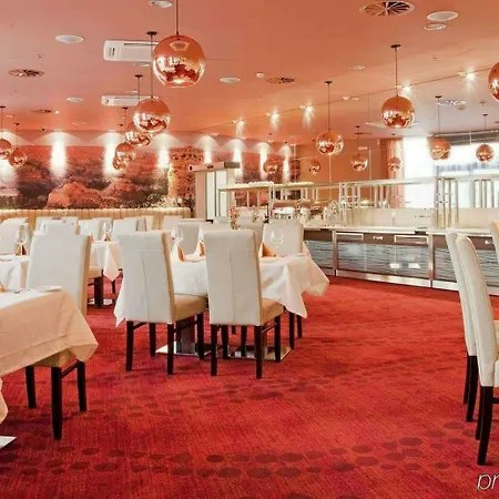 哈斯顿城市酒店 4*